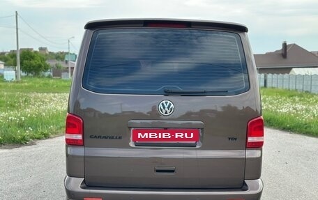 Volkswagen Caravelle T5, 2012 год, 2 215 000 рублей, 2 фотография