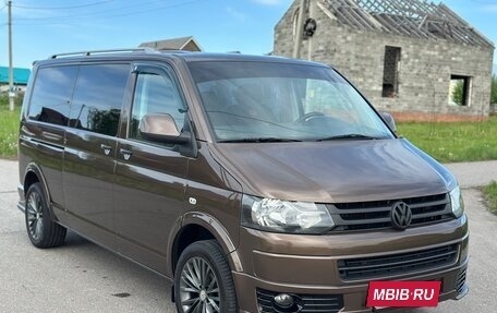 Volkswagen Caravelle T5, 2012 год, 2 215 000 рублей, 3 фотография