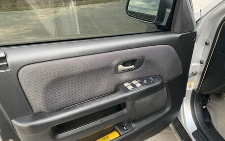 Honda CR-V II рестайлинг, 2004 год, 650 000 рублей, 13 фотография