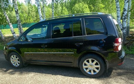 Volkswagen Touran III, 2008 год, 650 000 рублей, 4 фотография