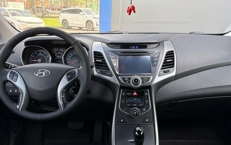 Hyundai Elantra V, 2015 год, 1 340 000 рублей, 10 фотография
