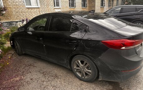 Hyundai Elantra VI рестайлинг, 2017 год, 1 100 000 рублей, 2 фотография