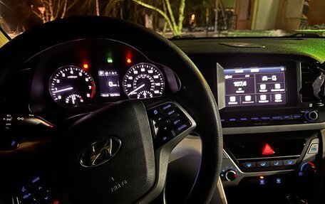 Hyundai Elantra VI рестайлинг, 2017 год, 1 100 000 рублей, 5 фотография