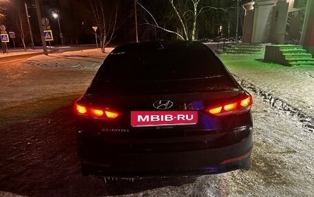 Hyundai Elantra VI рестайлинг, 2017 год, 1 100 000 рублей, 4 фотография