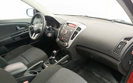KIA cee'd I рестайлинг, 2010 год, 710 000 рублей, 15 фотография