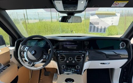 Rolls-Royce Cullinan, 2026 год, 77 000 000 рублей, 14 фотография
