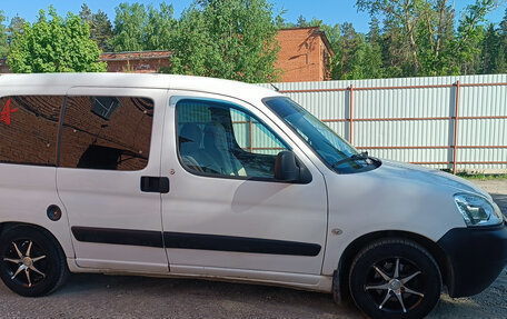 Peugeot Partner II рестайлинг 2, 2011 год, 400 000 рублей, 1 фотография