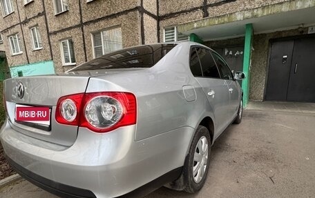 Volkswagen Jetta VI, 2010 год, 590 000 рублей, 4 фотография