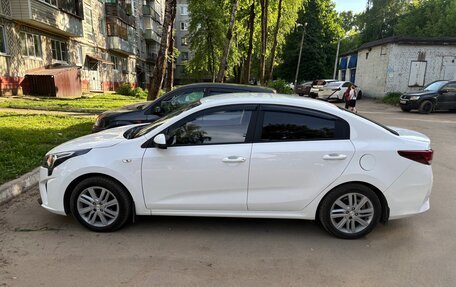 KIA Rio IV, 2021 год, 1 800 000 рублей, 2 фотография