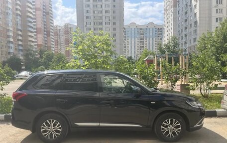 Mitsubishi Outlander III рестайлинг 3, 2015 год, 1 450 000 рублей, 3 фотография