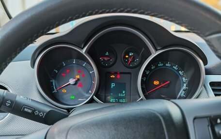 Chevrolet Cruze II, 2010 год, 670 000 рублей, 4 фотография