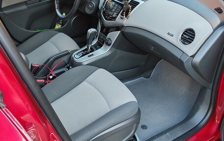 Chevrolet Cruze II, 2010 год, 670 000 рублей, 9 фотография