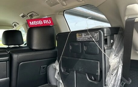 Toyota Land Cruiser 200, 2012 год, 3 800 000 рублей, 7 фотография