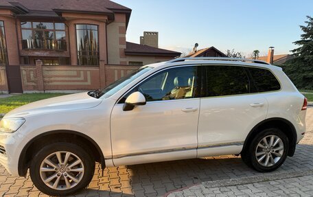 Volkswagen Touareg III, 2012 год, 2 050 000 рублей, 3 фотография