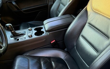 Volkswagen Touareg III, 2012 год, 2 050 000 рублей, 23 фотография