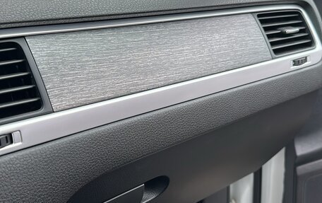 Volkswagen Touareg III, 2012 год, 2 050 000 рублей, 28 фотография