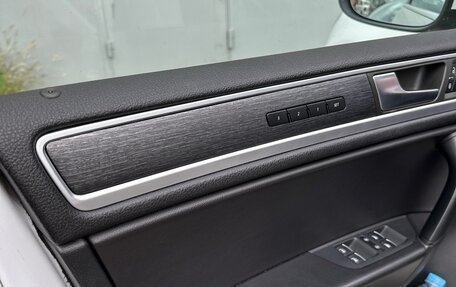 Volkswagen Touareg III, 2012 год, 2 050 000 рублей, 26 фотография