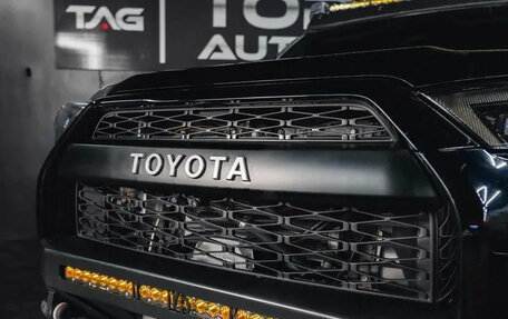Toyota 4Runner V, 2018 год, 10 900 000 рублей, 10 фотография