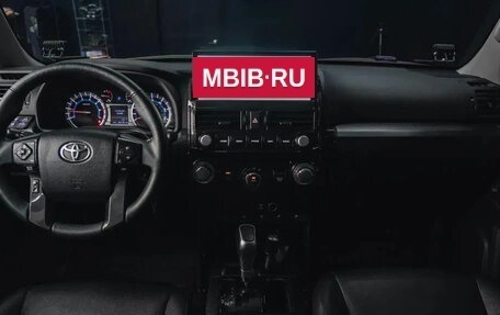 Toyota 4Runner V, 2018 год, 10 900 000 рублей, 31 фотография