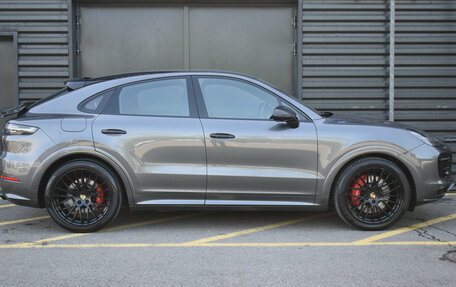 Porsche Cayenne III, 2022 год, 13 650 000 рублей, 2 фотография