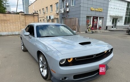 Dodge Challenger III рестайлинг 2, 2021 год, 4 799 000 рублей, 2 фотография
