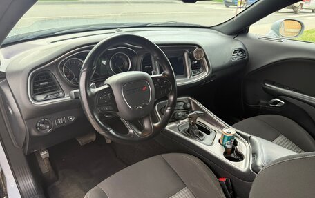 Dodge Challenger III рестайлинг 2, 2021 год, 4 799 000 рублей, 23 фотография
