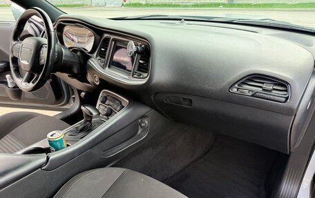 Dodge Challenger III рестайлинг 2, 2021 год, 4 799 000 рублей, 22 фотография