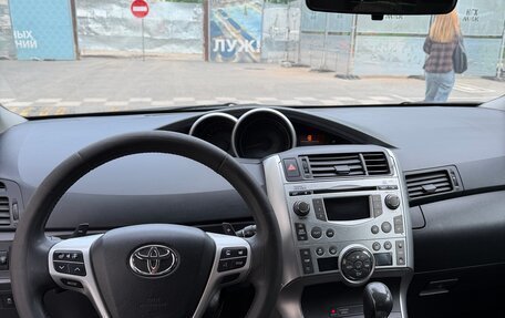 Toyota Verso I, 2011 год, 950 000 рублей, 6 фотография