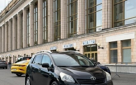 Toyota Verso I, 2011 год, 950 000 рублей, 2 фотография