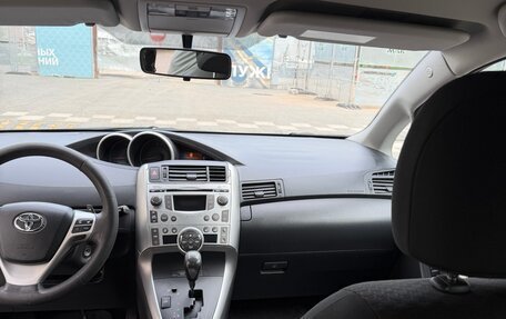Toyota Verso I, 2011 год, 950 000 рублей, 7 фотография