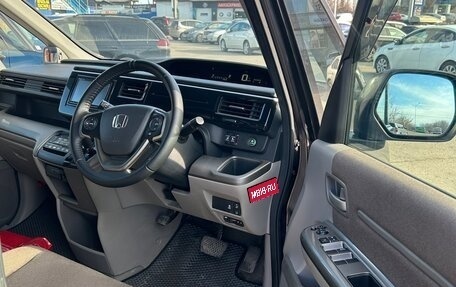 Honda Stepwgn IV, 2017 год, 1 735 000 рублей, 17 фотография