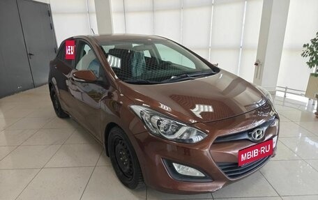 Hyundai i30 II рестайлинг, 2012 год, 865 000 рублей, 3 фотография