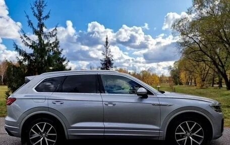 Volkswagen Touareg III, 2018 год, 5 650 000 рублей, 2 фотография
