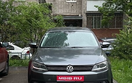 Volkswagen Jetta VI, 2011 год, 830 000 рублей, 1 фотография