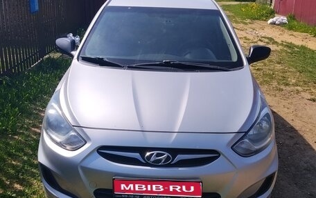 Hyundai Solaris II рестайлинг, 2011 год, 600 000 рублей, 1 фотография