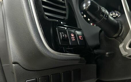 Mitsubishi Outlander III рестайлинг 3, 2016 год, 1 878 000 рублей, 11 фотография