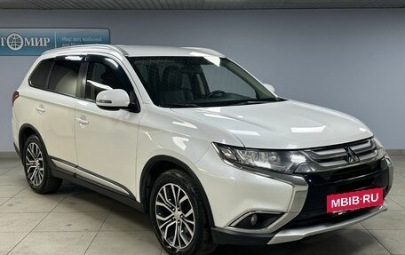 Mitsubishi Outlander III рестайлинг 3, 2016 год, 1 878 000 рублей, 3 фотография