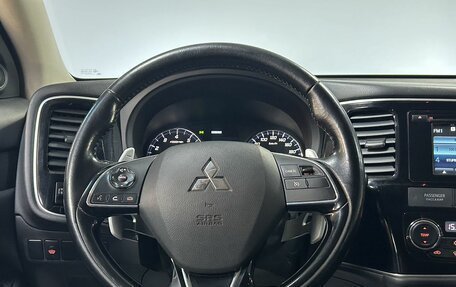 Mitsubishi Outlander III рестайлинг 3, 2016 год, 1 878 000 рублей, 18 фотография