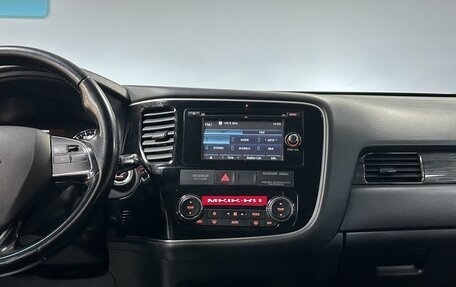 Mitsubishi Outlander III рестайлинг 3, 2016 год, 1 878 000 рублей, 20 фотография