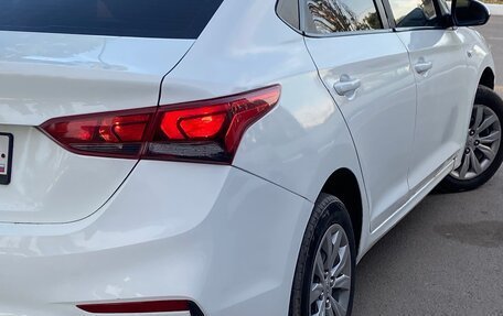 Hyundai Solaris II рестайлинг, 2018 год, 612 000 рублей, 3 фотография