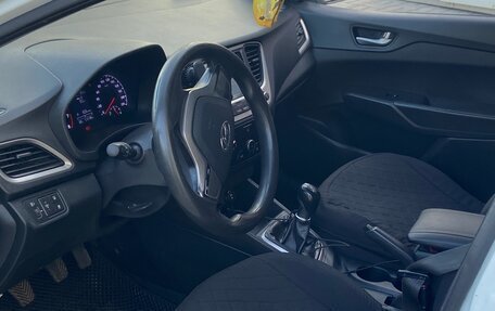 Hyundai Solaris II рестайлинг, 2018 год, 612 000 рублей, 9 фотография