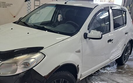 Renault Sandero I, 2011 год, 300 000 рублей, 4 фотография
