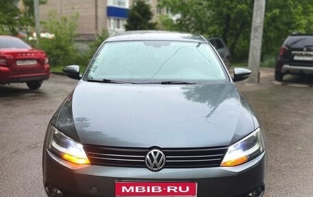 Volkswagen Jetta VI, 2011 год, 830 000 рублей, 3 фотография