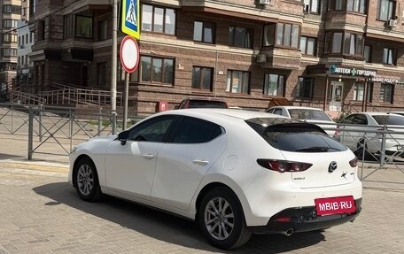 Mazda 3, 2019 год, 2 000 000 рублей, 3 фотография