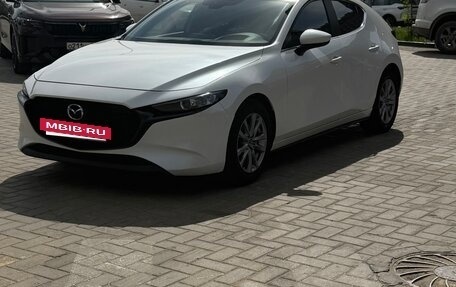 Mazda 3, 2019 год, 2 000 000 рублей, 8 фотография