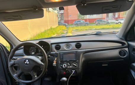 Mitsubishi Outlander III рестайлинг 3, 2003 год, 540 000 рублей, 11 фотография