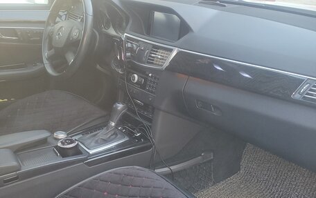 Mercedes-Benz E-Класс, 2010 год, 1 600 000 рублей, 13 фотография