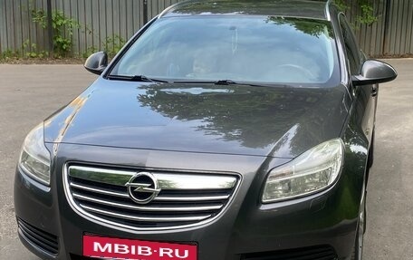 Opel Insignia II рестайлинг, 2010 год, 850 000 рублей, 2 фотография