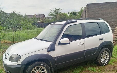 Chevrolet Niva I рестайлинг, 2018 год, 730 000 рублей, 3 фотография