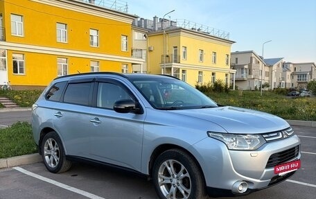 Mitsubishi Outlander III рестайлинг 3, 2012 год, 1 250 000 рублей, 10 фотография